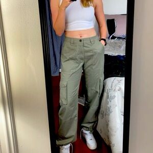 Abercrombie & Fitch cargo pants worn twice size small